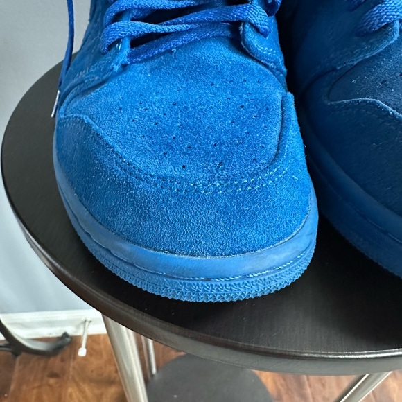 Nike Jordan 1 Retro Blue Suede – Men’s Size 9  Model 332550-404  AUTHENTIC - EUC main image 15